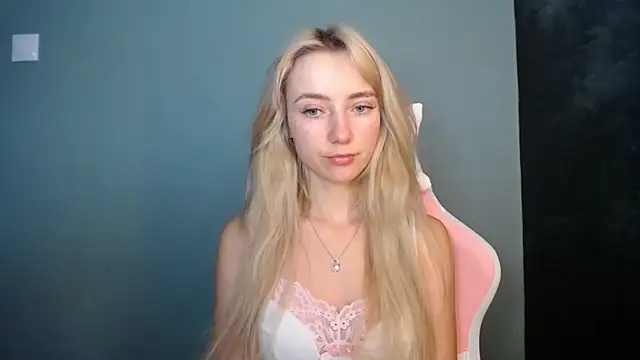 LuciaYoung online show from June 13, 7:17 am