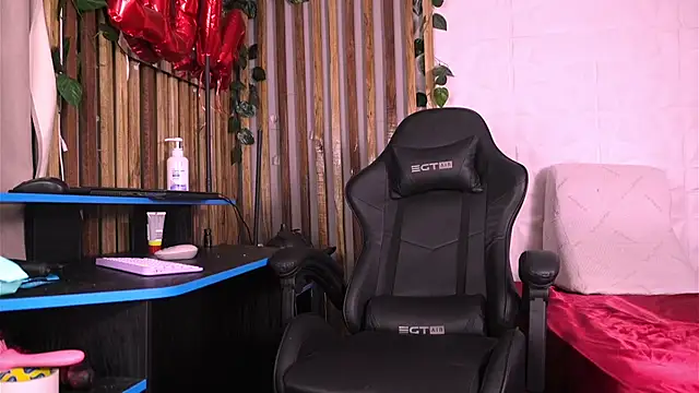 argiee taylorxs2 online show from January 18, 12:35 am