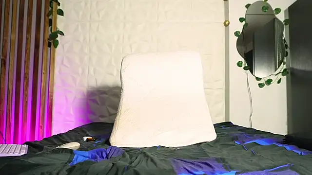 argiee taylorxs2 online show from March 18, 10:15 pm