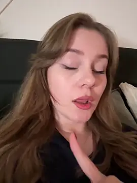 MaribelRiver online show from December 6, 9:24 pm