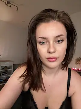 MaribelRiver online show from July 7, 6:45 pm