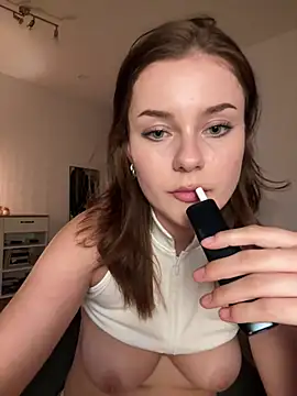 MaribelRiver online show from July 21, 8:00 pm