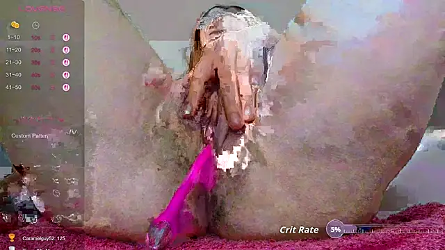 Snapshot of Luckyalice_4u chatting on December 15, 7:07 pm Luckyalice 4u online show from December 15, 7:07 pm