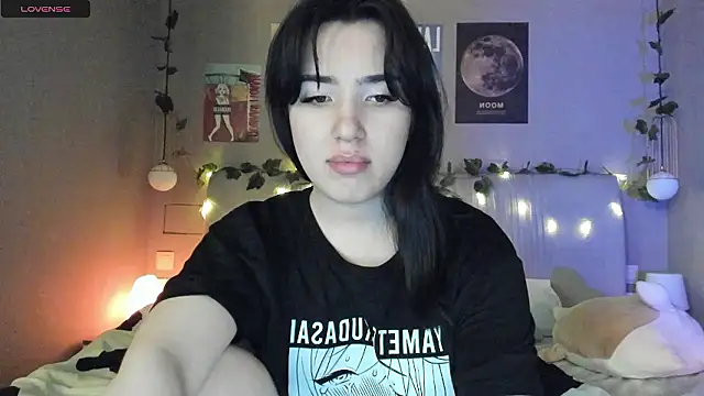 Snapshot of Anisawithlove chatting on December 6, 5:00 pm Anisawithlove online show from December 6, 5:00 pm