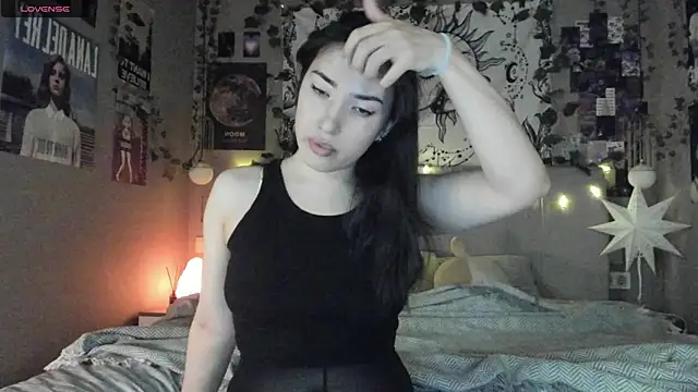 Snapshot of Anisawithlove chatting on February 14, 11:53 am Anisawithlove online show from February 14, 11:53 am