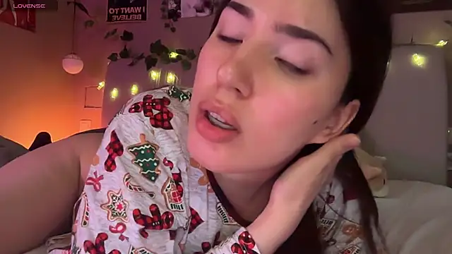 Anisawithlove online show from January 11, 4:45 pm