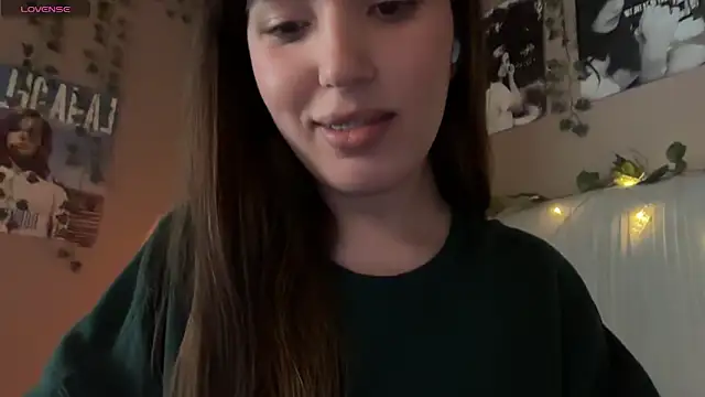 Snapshot of Anisawithlove chatting on February 14, 8:22 am Anisawithlove online show from February 14, 8:22 am