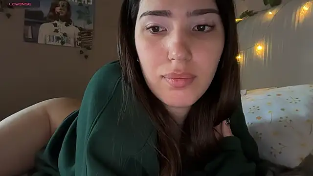 Snapshot of Anisawithlove chatting on May 15, 6:20 am Anisawithlove online show from May 15, 6:20 am