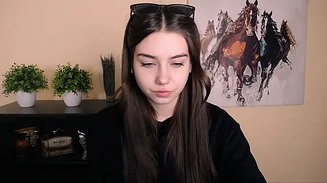 Lili magic online show from March 14, 8:31 am