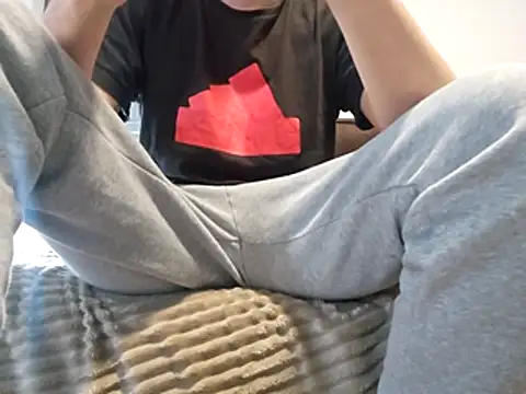 Snapshot of Daddyslegacy chatting on February 21, 2:40 pm Daddyslegacy online show from February 21, 2:40 pm