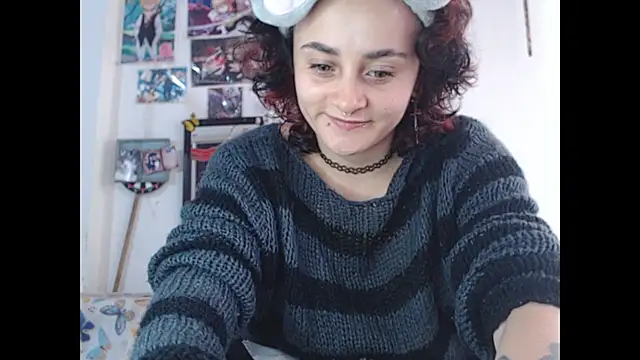 Snapshot of kitty22_ chatting on April 2, 4:04 pm kitty22 online show from April 2, 4:04 pm