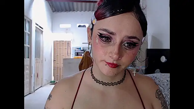 Snapshot of kitty22_ chatting on April 18, 7:07 pm kitty22 online show from April 18, 7:07 pm