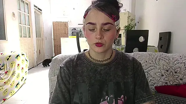Snapshot of kitty22_ chatting on April 30, 2:45 pm kitty22 online show from April 30, 2:45 pm