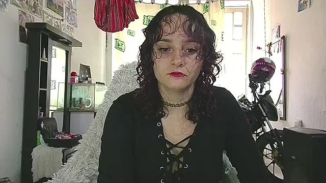 Snapshot of kitty22_ chatting on May 28, 2:03 pm kitty22 online show from May 28, 2:03 pm