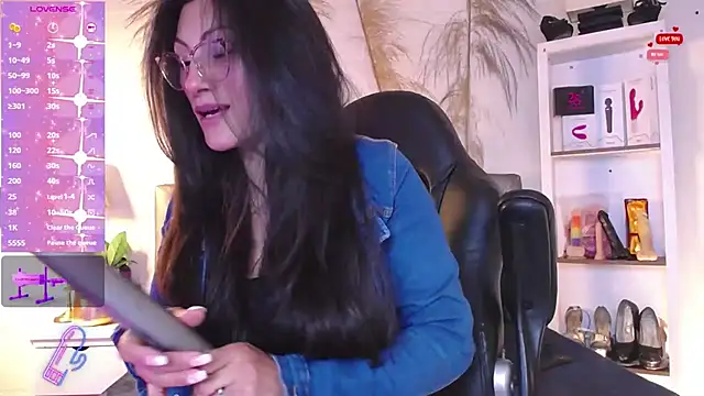 Rapunzeell  online show from January 18, 1:29 pm