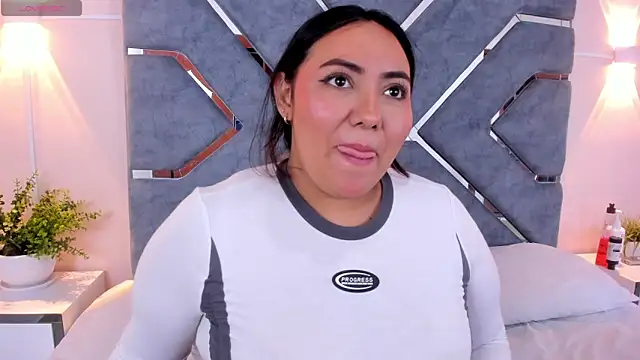 LucciaPorter online show from December 1, 9:31 pm