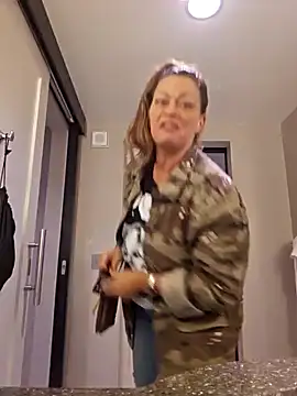 Snapshot of Erotic_and_Exotic chatting on January 4, 11:17 pm Erotic and Exotic online show from January 4, 11:17 pm