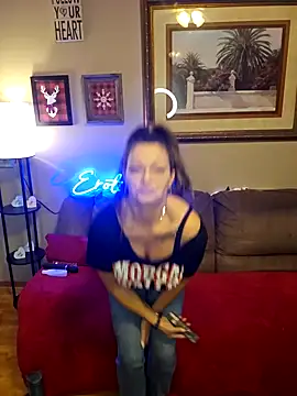 Snapshot of Erotic_and_Exotic chatting on January 28, 7:00 am Erotic and Exotic online show from January 28, 7:00 am