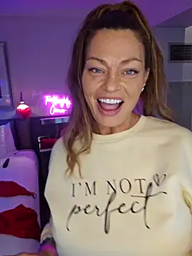 Snapshot of Erotic_and_Exotic chatting on February 13, 2:12 am Erotic and Exotic online show from February 13, 2:12 am