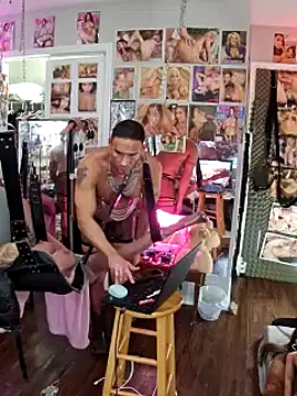 luvs2cumm69 online show from December 9, 6:57 pm