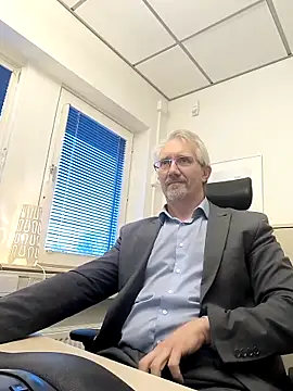 tom-swede online show from March 19, 3:49 pm