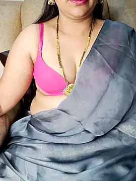Traditional Housewife  online show from February 17, 6:26 pm