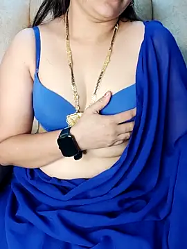 Traditional Housewife  online show from March 19, 1:10 am