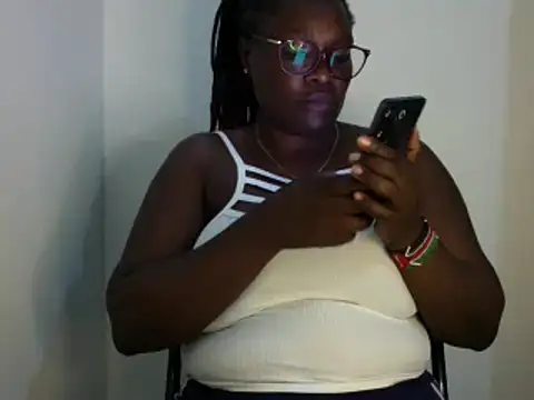 Snapshot of Nevvy_Pretty chatting on January 23, 2:55 am Nevvy Pretty online show from January 23, 2:55 am