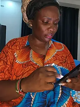 Snapshot of Nevvy_Pretty chatting on June 6, 8:24 pm Nevvy Pretty online show from June 6, 8:24 pm