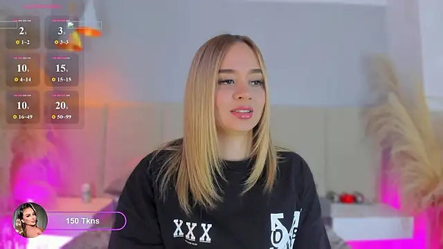 Snapshot of sofia_pamela chatting on February 11, 7:19 pm sofia pamela online show from February 11, 7:19 pm