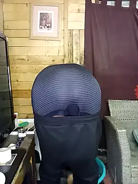 Ngamla123 online show from November 23, 2:06 pm