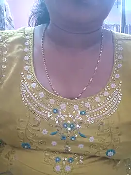 Snapshot of Ritasingh-0461 chatting on September 17, 6:37 am Ritasingh-0461 online show from September 17, 6:37 am
