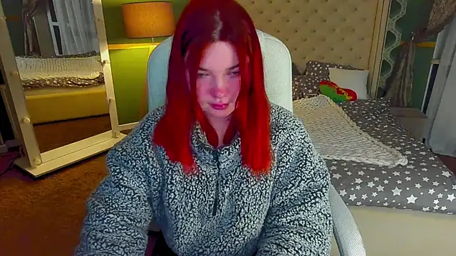 RosieMoons online show from February 10, 8:10 pm