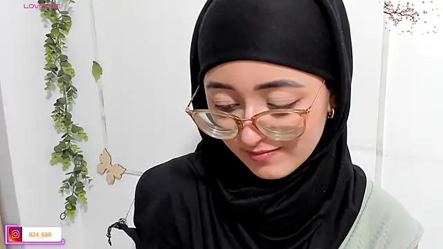 aysel elid online show from May 14, 11:55 pm