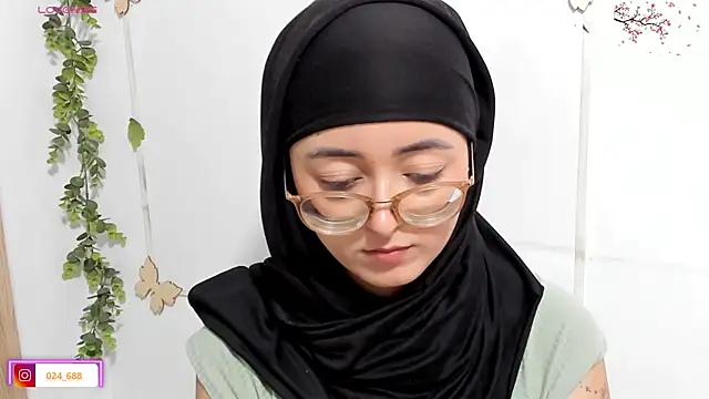 aysel elid online show from May 21, 11:01 pm