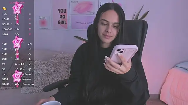 ChloeHarper  online show from January 7, 12:20 pm