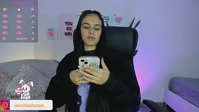 ChloeHarper  online show from February 12, 11:51 am