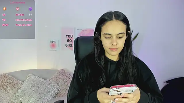 ChloeHarper  online show from February 20, 12:36 pm