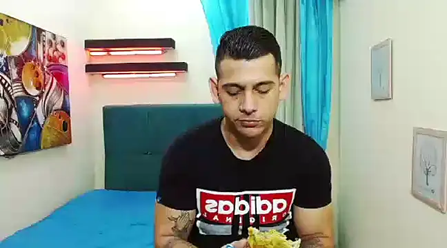 Snapshot of master_monstercock_ chatting on March 10, 3:23 am master monstercock online show from March 10, 3:23 am