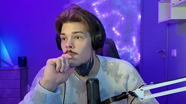 DENIS HERE online show from January 31, 4:27 pm