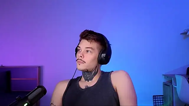 Snapshot of DENIS_HERE chatting on November 22, 4:17 pm DENIS HERE online show from November 22, 4:17 pm