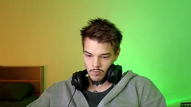 Snapshot of DENIS_HERE chatting on November 24, 12:54 am DENIS HERE online show from November 24, 12:54 am