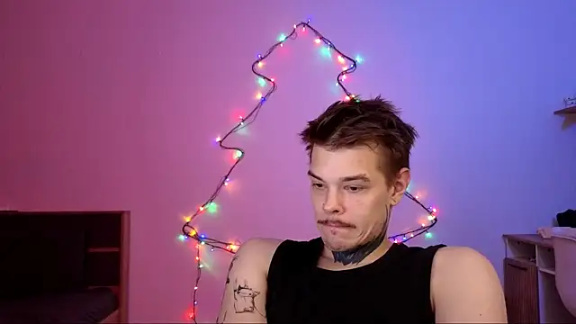 Snapshot of DENIS_HERE chatting on November 28, 8:33 pm DENIS HERE online show from November 28, 8:33 pm