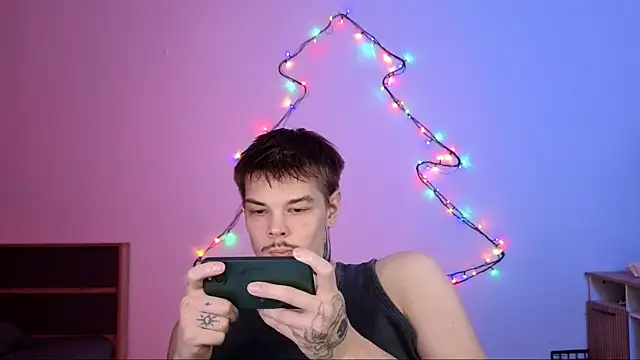 Snapshot of DENIS_HERE chatting on November 30, 12:14 am DENIS HERE online show from November 30, 12:14 am