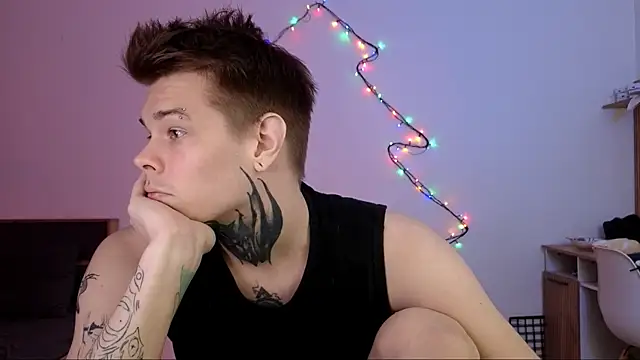 Snapshot of DENIS_HERE chatting on December 2, 10:20 am DENIS HERE online show from December 2, 10:20 am