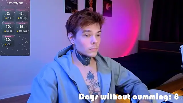 Snapshot of DENIS_HERE chatting on December 19, 11:28 am DENIS HERE online show from December 19, 11:28 am