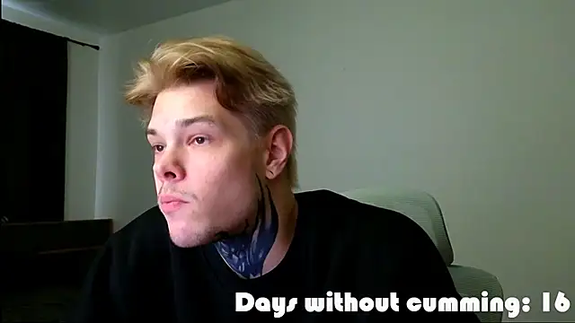 Snapshot of DENIS_HERE chatting on May 10, 1:16 pm DENIS HERE online show from May 10, 1:16 pm