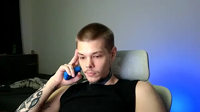 Snapshot of DENIS_HERE chatting on June 4, 7:09 pm DENIS HERE online show from June 4, 7:09 pm