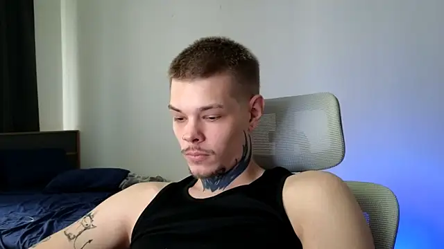 Snapshot of DENIS_HERE chatting on June 9, 12:28 pm DENIS HERE online show from June 9, 12:28 pm