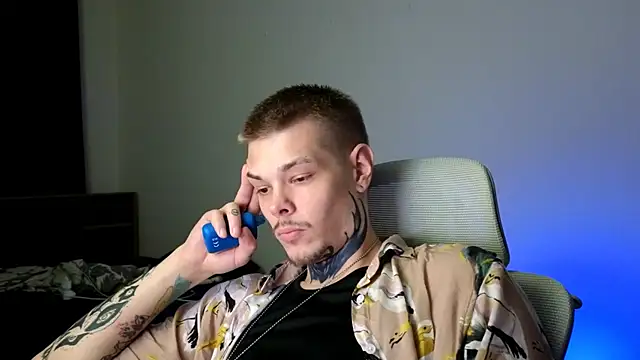 Snapshot of DENIS_HERE chatting on June 10, 7:02 pm DENIS HERE online show from June 10, 7:02 pm